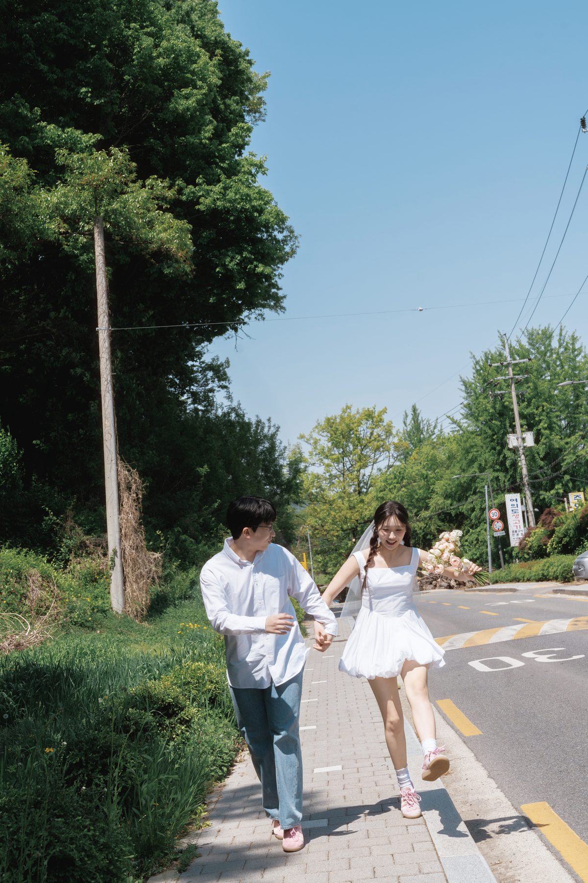 갤러리 16